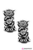 Paparazzi "Nip It In The Bud" earring Paparazzi Jewelry