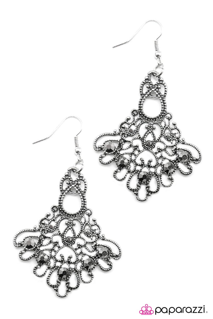 Paparazzi "Not Just A Pretty Face Silver" earring