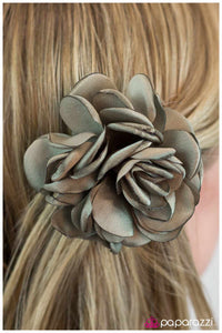 Paparazzi "Novice" hair clip Paparazzi Jewelry