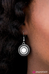 Paparazzi "Paradise Isla" White Earrings Paparazzi Jewelry