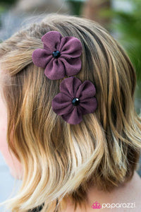 Paparazzi "Petal Poise" hair clip Paparazzi Jewelry