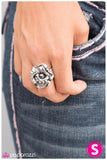 Paparazzi "PRIM Queen" ring Paparazzi Jewelry