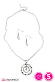 Paparazzi "Rip Curl" necklace Paparazzi Jewelry