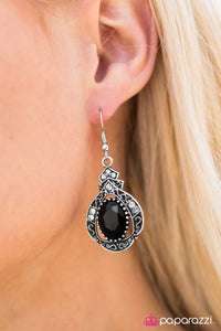 Paparazzi "Royal Palace - Black" earring Paparazzi Jewelry