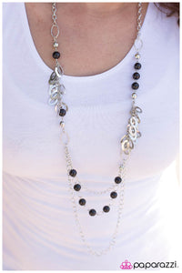 Paparazzi "Shake It Off" necklace Paparazzi Jewelry