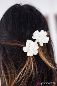 Paparazzi "Summer Fields" hair clip Paparazzi Jewelry