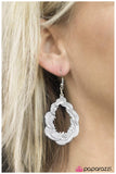 Paparazzi "The FEATHER Forecast" earring Paparazzi Jewelry