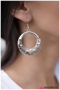 Paparazzi "Villa Gardens" Silver Earrings Paparazzi Jewelry